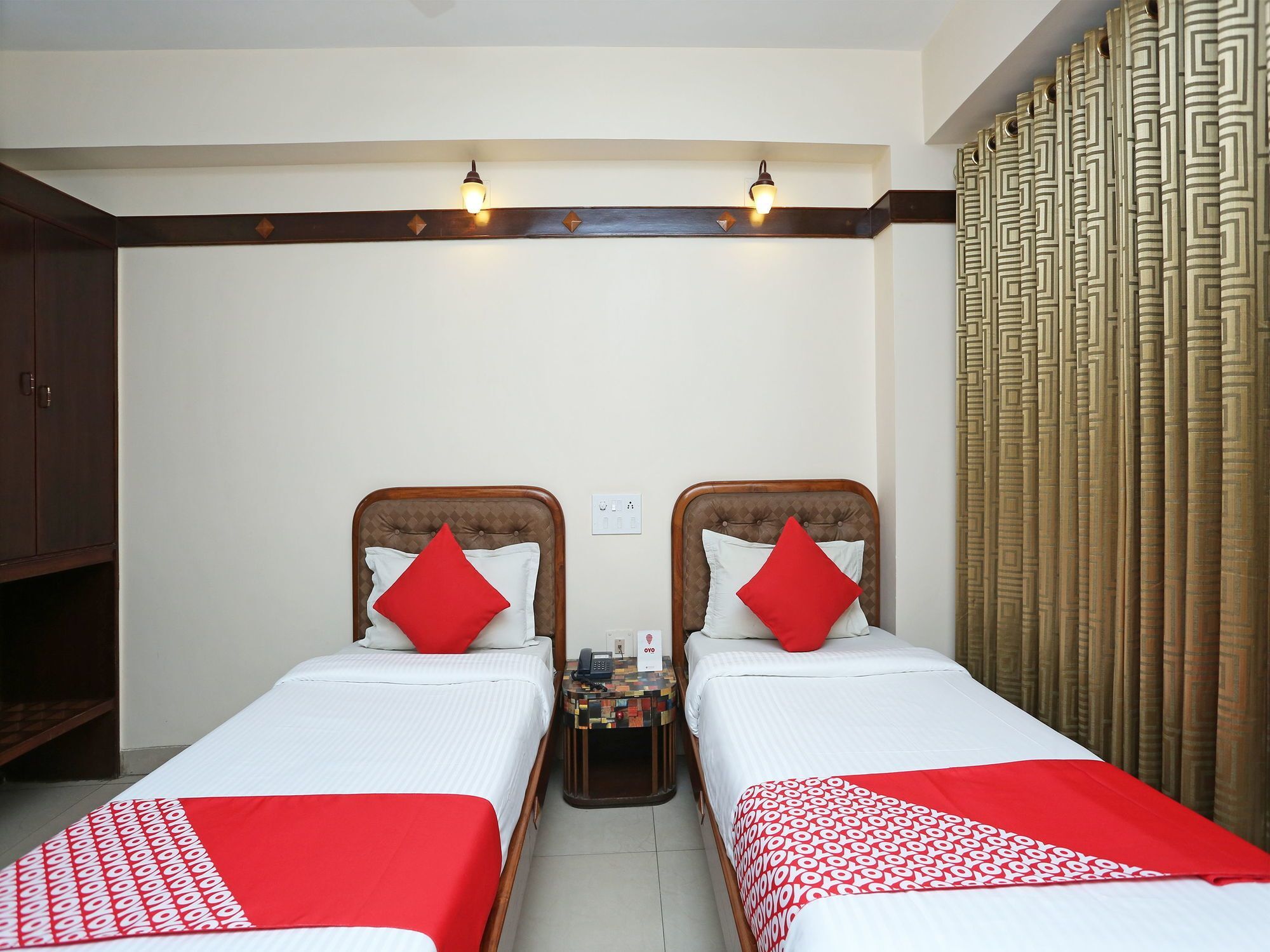 Hotel Amrit Regency Guwahati Exteriör bild