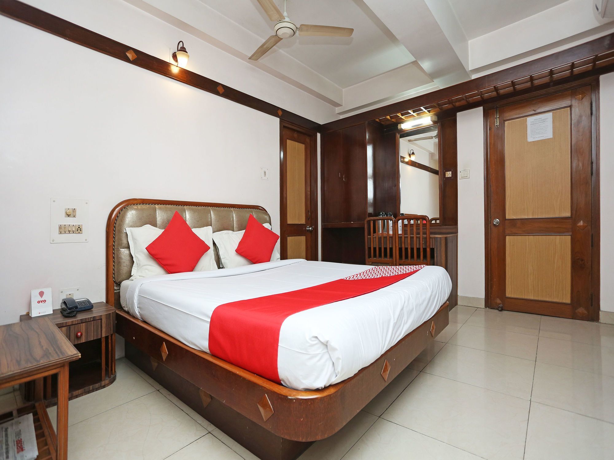 Hotel Amrit Regency Guwahati Exteriör bild