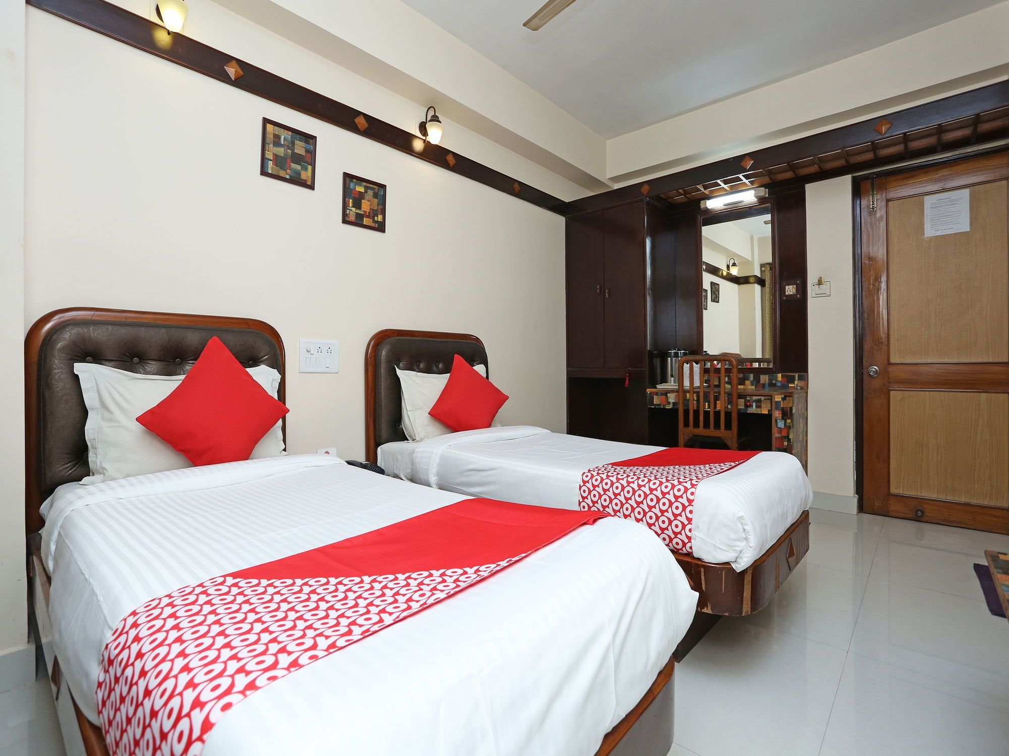 Hotel Amrit Regency Guwahati Exteriör bild